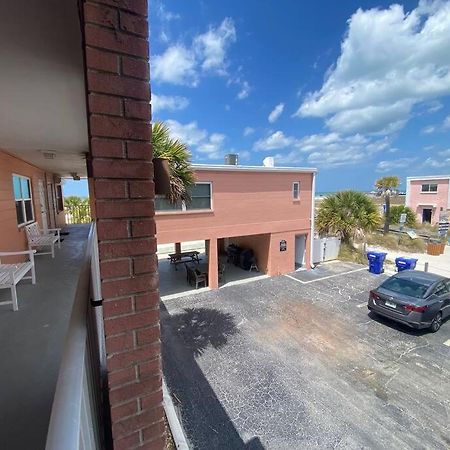 Beachfront Condo On Quiet Treasure Island- 1 Bed St. Pete Beach Exterior photo