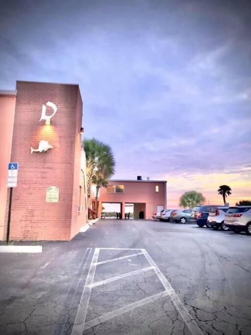 Beachfront Condo On Quiet Treasure Island- 1 Bed St. Pete Beach Exterior photo