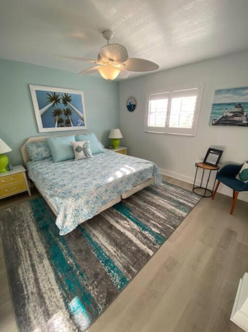 Beachfront Condo On Quiet Treasure Island- 1 Bed St. Pete Beach Exterior photo