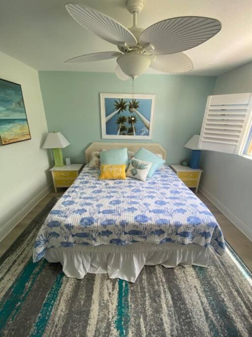 Beachfront Condo On Quiet Treasure Island- 1 Bed St. Pete Beach Exterior photo
